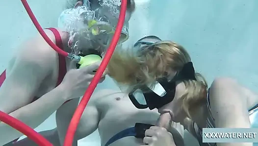 Minnie manga ve marcie havuzda büyük horoz darbe