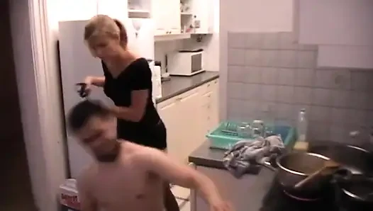 Kölesine ne isterse sipariş ediyor