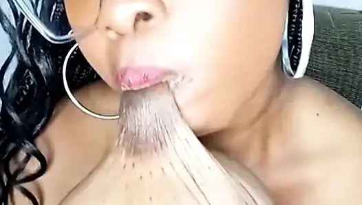 Büyük sallanma ve çok iyi emilme, kendimi emmeyi seviyorum