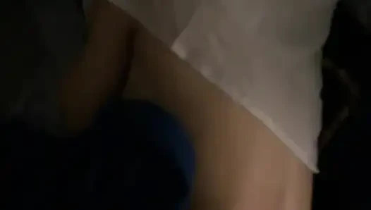 Güzel bir tesettürlü kızın amında sikişiyor