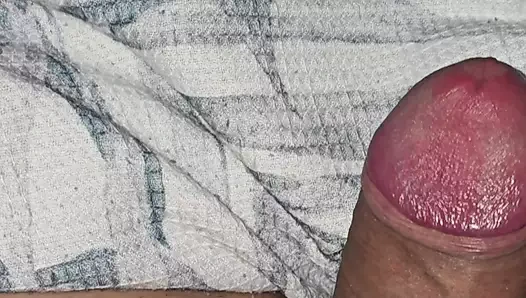 Üvey anne sikini elle muamele ederken neredeyse üvey oğluna yarak ağlatırdı