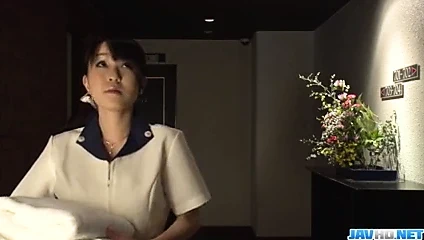 Yui satonaka amcığı ve götüyle vibratörden hoşlanıyor