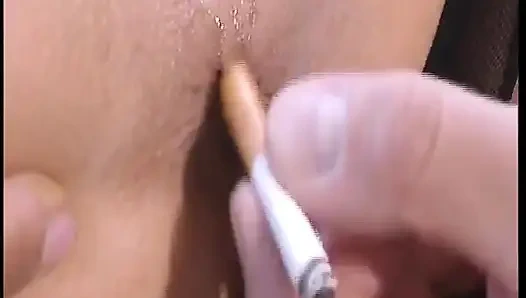 Büyük götlü sarışın Alman orta yaşlı seksi kadın klasik sahnede anal sikiliyor