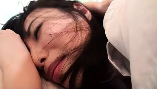 Kaede kyomoto her gün götüne boşalıyor