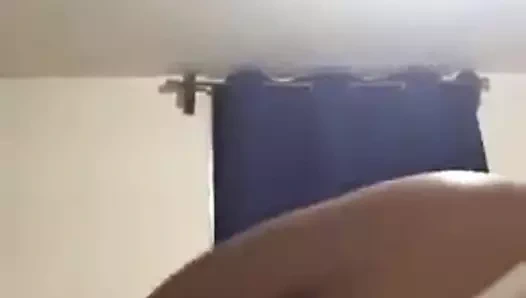 metiendose los dedos masturb