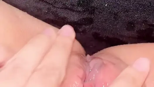 Erkek arkadaşımı bana aşık olduğu için özlüyorum.