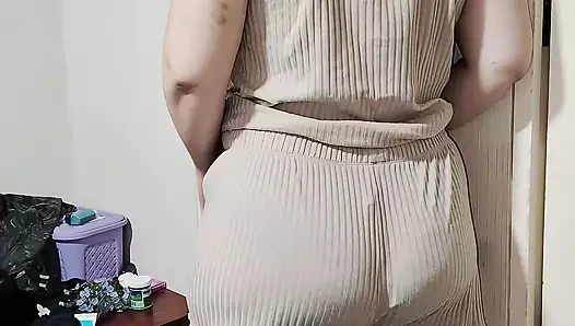 İşten sonra üzgün şişmiş karnı, çok iyi acıtıyor!