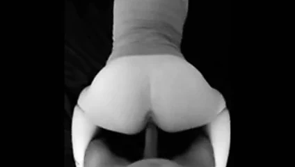 Videoda Tara'nın ilk anal