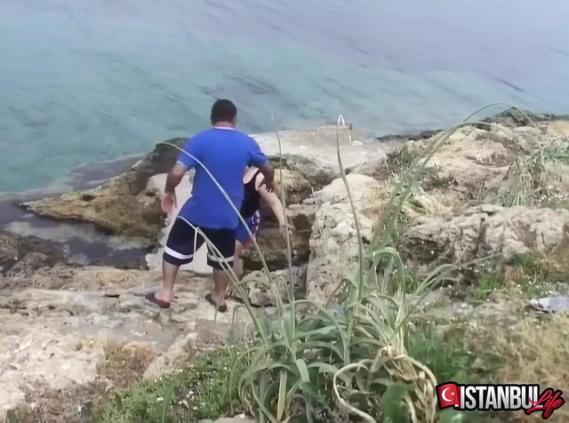 Sahin K удовлетворяет похоть возбужденной турецкой женщины