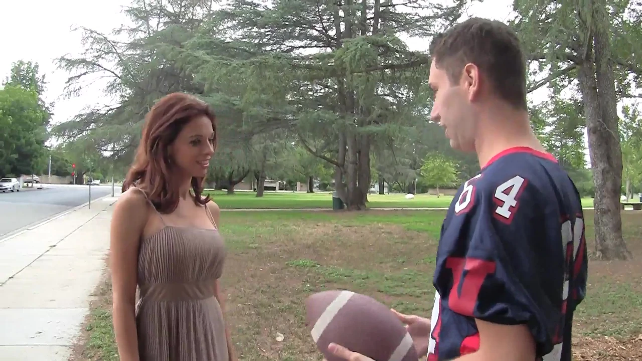 सौतेली माँ ने गलती से सौतेले बेटे के मोटे लंड की क्रीम लीक कर दी