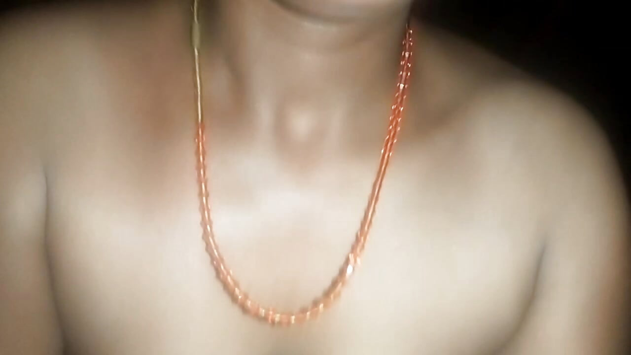 Deshigirl yatak odasında sert video