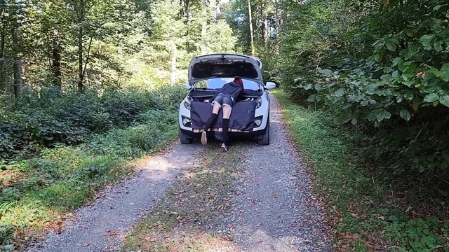 Yol kenarında araba arızası... Ve bana nasıl yardım etmesi gerektiğini çok iyi biliyordu