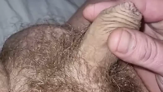 Küçük küçük kesilmemiş çük. precum çok ıslak. güzel son.