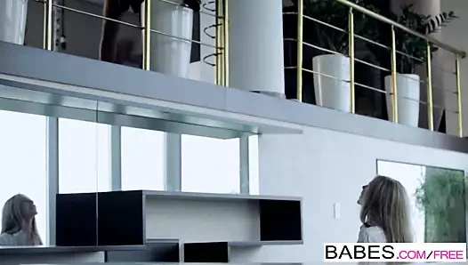 Babes - angelica ve frankie g'nin oynadığı yağmurlu bir gün klip