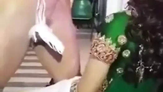 Gelin bir sürpriz alır!