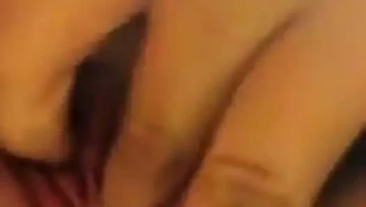 duşta Christina parmakları