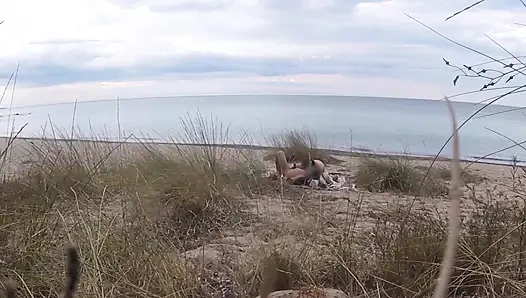 Fransız öğretmen sürtük çıplak plajda amatör sakso çekiyor yabancıyla boşalma - misscreamy