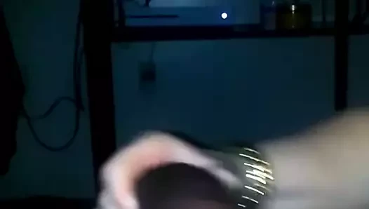 Beyaz sürtük büyük siyah yarağı emiyor