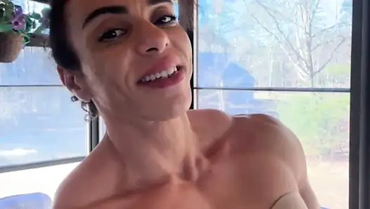 Sıkı göt kasları vahşi ve esnetme ile sallıyor