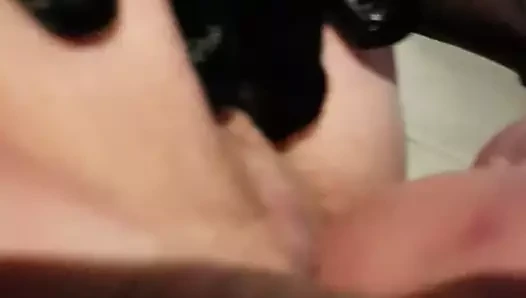 Döllenmiş kadın kılıklı götü sikiyorum