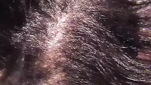 İki büyük bayan harika bir lezbiyen seansı sonrası uzun bir yarağı memnun ediyor