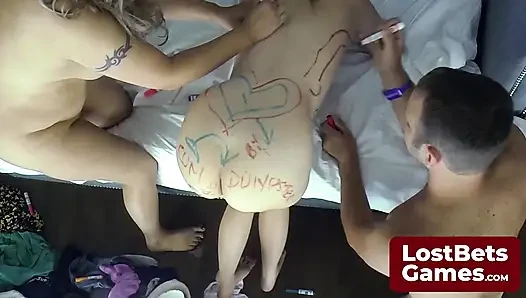 Galip işaretleyiciler vücutlarını eğlenceli iddialarla süsler
