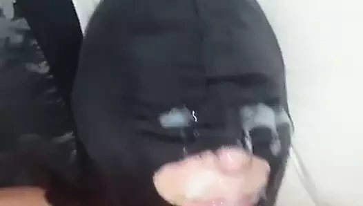Amatör yüz boşalmak atış üzerinde spandex mask hood