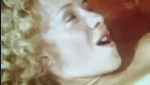 ırklararası vintage tabaklanmış kıvırcık kız