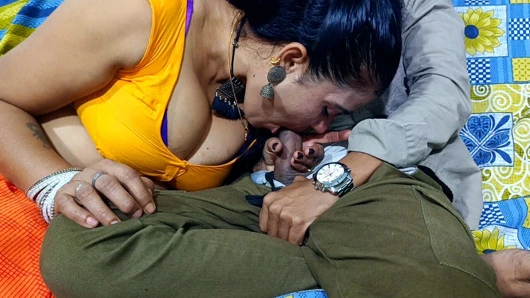 Office Boss Ke Saath Biwi Ki Chudai Promotion Kaliye, Apna Biwi Ko Boss Ke Bed Mein Bheja Hardcore Chudai