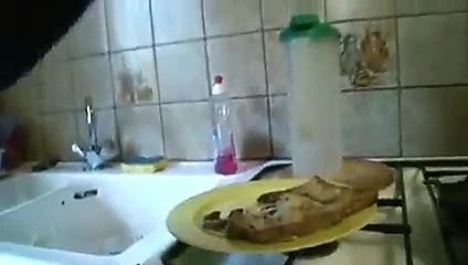 Marina kocasını 2 adamla aldatıyor