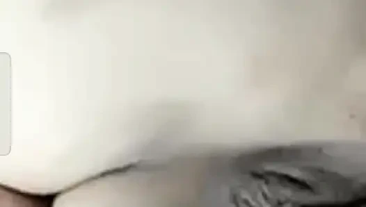 Sakso yüksek sınıf Delhili kız görüntülü görüşme sakso çekiyor.