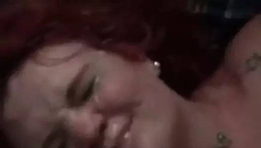 Ginger milf ile büyük göğüsler