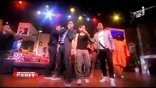 Laura frison kabarcık popo