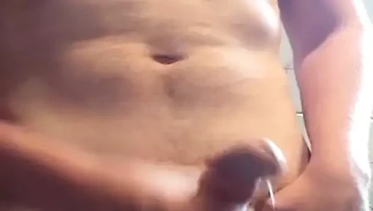 Uygun düz asılı adam onun alet çantasında mastürbasyon