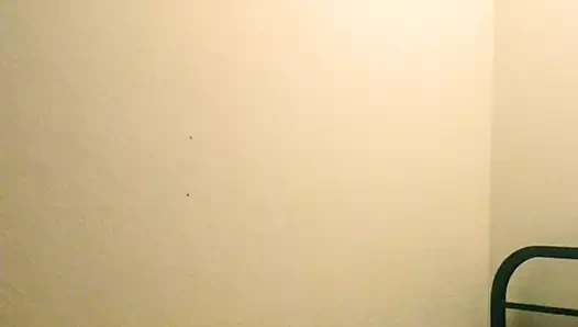 La spinner dışarıda yemek yiyor