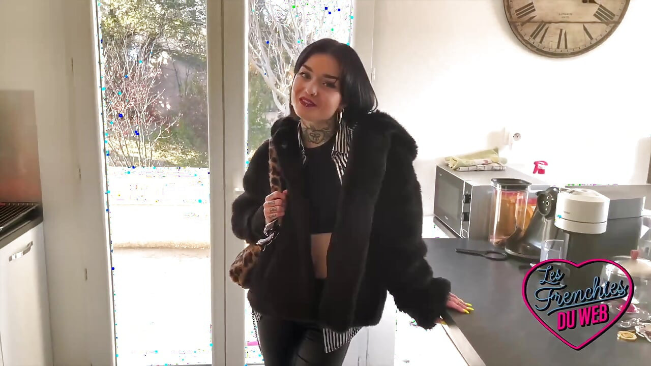 Manea ve Crystal, yarak yemeyi seven iki yaramaz lezbiyen