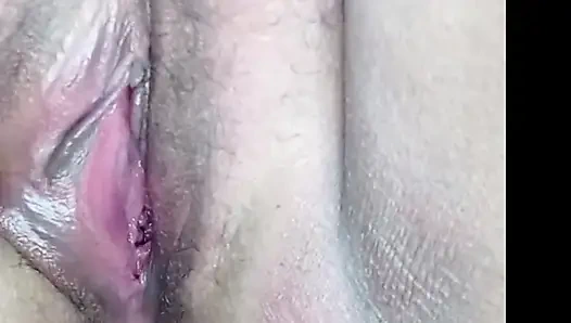 Üvey annem yarağımı emiyor ve dölümü vajinasına bırakmamı istiyor.