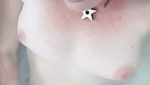 Banyoda 10 dakikadan kısa sürede 7000ft'de ve soğuk algınlığı ile arka arkaya gerçek orgazmlar tarafından tamamen mahvoldu