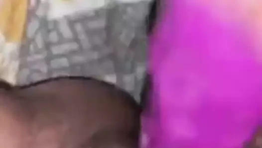 Amanda mor yapay penis oyun