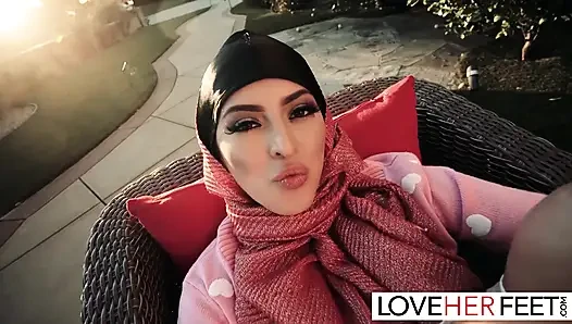 Latin ateşli Sophia Leone ile açık havada 31 talimatı ayakla azdırma