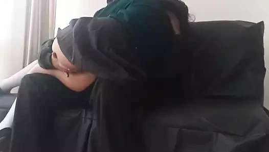 Öğrenci kız erkek arkadaşıyla sly'de seks yapıyor.