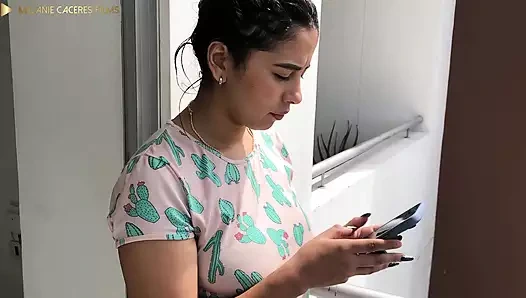 Azgın üvey anne en iyi doğum günü hediyesini veriyor - İspanyolca porno