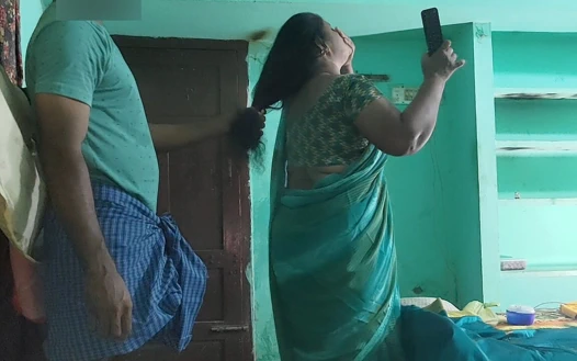 Tamil teyze televizyon izliyor sonra onunla ateşli seks yaptım