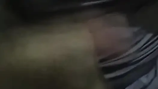 Angel aldatmak için komşularını baştan çıkarmaya çalışıyor