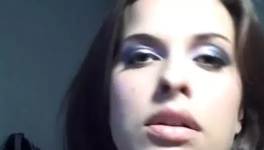 Amcığımın damlayan kremlerini izle!