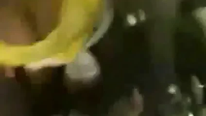 Büyük memeli sürtük büyük yarağı yutuyor