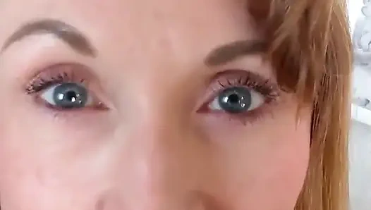 Giantess kink: minik zavallı yakalanıyor