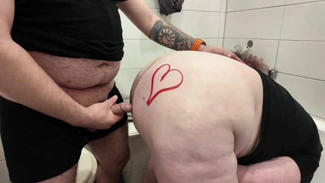 Büyük götlü üvey anne üvey oğlu tarafından sikilmek istiyor! 4k