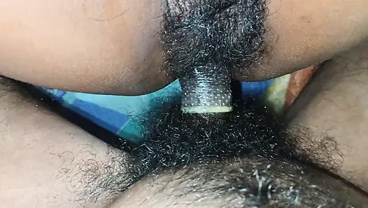 Üvey erkek kardeş seks videoları çekerken üvey kız kardeşiyle kötü seks yapıyor