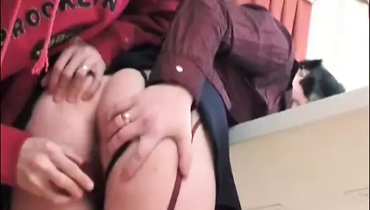 Üvey anne, çocuğunun anal seks arzularını gerçekleştirmede yardımcı olur